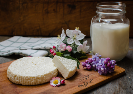 Přírodní sýr bez příchuti